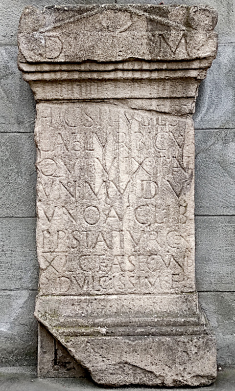 Grabstein des Lucius Aelius Urbicus